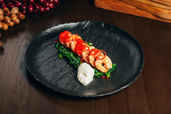 Креветки со шпинатом